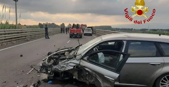 Incidente sulla statale 18 nel Lametino, due feriti in uno scontro frontale