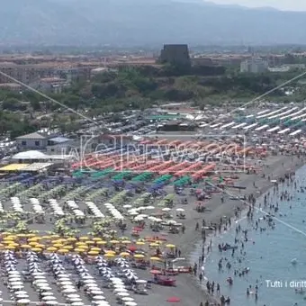 Turismo, nell'alto Tirreno cosentino spiagge prese d'assalto e boom di presenze