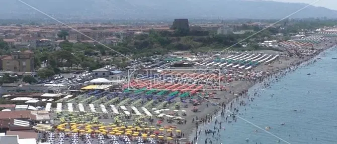 Turismo, nell'alto Tirreno cosentino spiagge prese d'assalto e boom di presenze