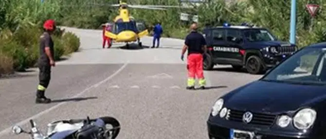 Incidente lungo l'ex statale 522 nel Vibonese, auto contro moto: un ferito