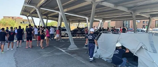 Coronavirus Calabria, i giovani della movida in fila per i tamponi anche a Catanzaro