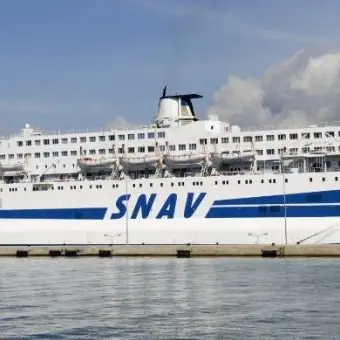 Nave-quarantena a Corigliano, il M5s rassicura: «Sosterà a Lampedusa»