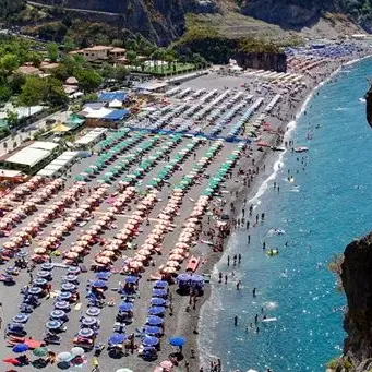 Ferragosto, il turismo calabrese al giro di boa tenta il recupero ma un altro lockdown fa paura