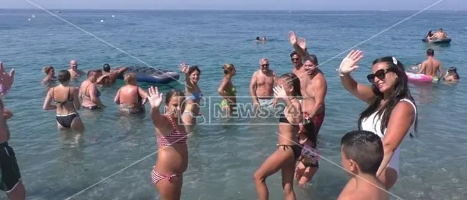 Ferragosto sul Tirreno Cosentino, qui il Covid sembra non far paura: boom di presenze