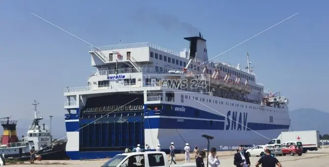 Corigliano Rossano, ripartita la nave-quarantena: ora è a Lampedusa