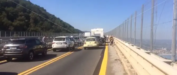 Incidente sull'A2 all'altezza di Sant'Onofrio, due feriti soccorsi dall'eliambulanza