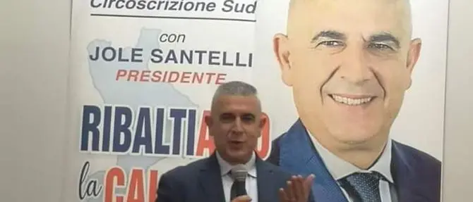 «Giornalisti di m…», Fazzolari ora odia la stampa ma conserva l’incarico in Rai