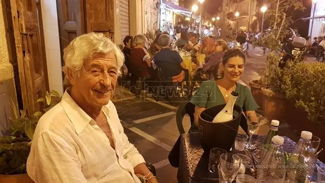 Auguri a Gianni Rivera, il campione festeggia il compleanno in Calabria