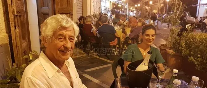 Auguri a Gianni Rivera, il campione festeggia il compleanno in Calabria