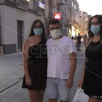 Ore 18, su la mascherina: ecco come risponde Soverato all'obbligo di indossarla all’aperto