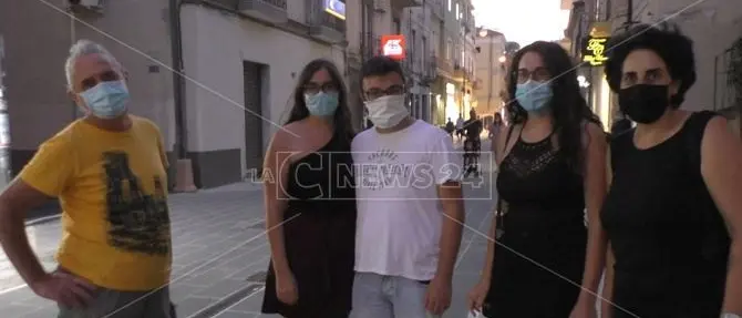 Ore 18, su la mascherina: ecco come risponde Soverato all'obbligo di indossarla all’aperto