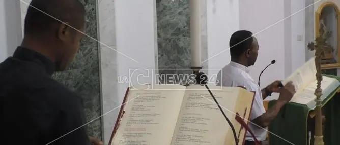 Chiesa: dalla Nigeria alle Serre vibonesi, così due preti hanno rianimato Simbario e Brognaturo