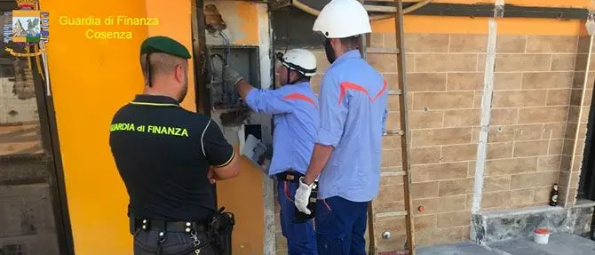 Sibari, furto di energia elettrica: denunciato il titolare di una discoteca