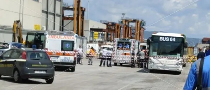 Operaio morto a Gioia Tauro, i sindacati al governo: «Nuove norme sulla sicurezza»