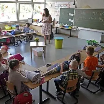 Scuola, le mille incognite della ripartenza. Azzolina: «Un positivo? Classe in quarantena»