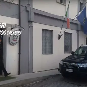 Siderno, appiccava il fuoco ai rifiuti: 55enne inchiodato dalle telecamere