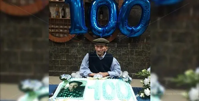 Verbicaro, comunità in festa per i 100 anni di nonno Francesco Di Giorno