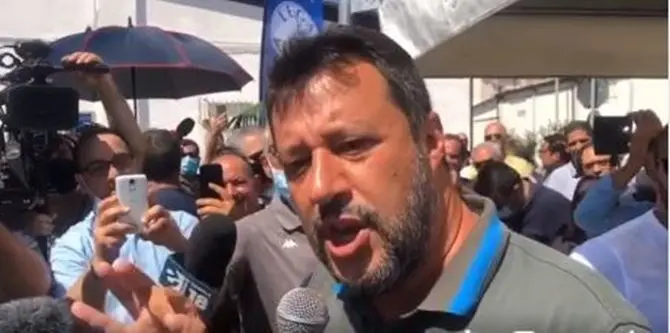 Comunali Crotone, la carica di Salvini: «Qui 50 anni di chiacchiere della sinistra, con la Lega si cambia»