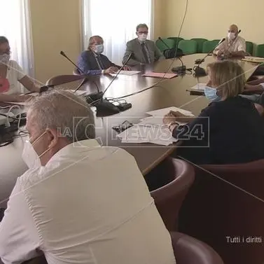 Coronavirus, a Cosenza task force in prefettura: più controlli dopo nuovi contagi