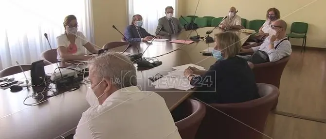 Coronavirus, a Cosenza task force in prefettura: più controlli dopo nuovi contagi