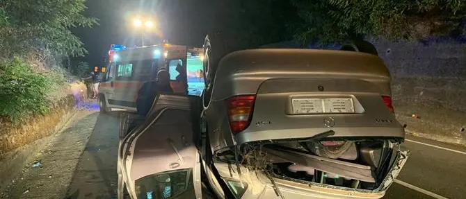 Incidente nella notte sulla 107 tra Paola e Cosenza: due feriti lievi