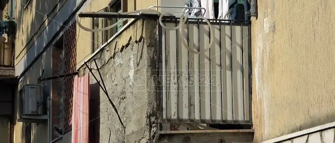 Lamezia Terme, case cadenti e topi dappertutto: nel quartiere Razionale cresce il degrado