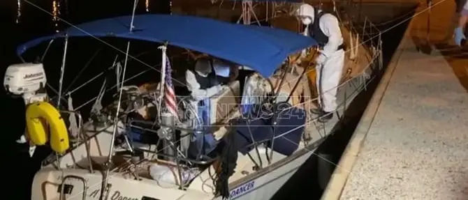 Crotone, sbarcati altri 61 migranti: tra questi anche 10 minori e due donne