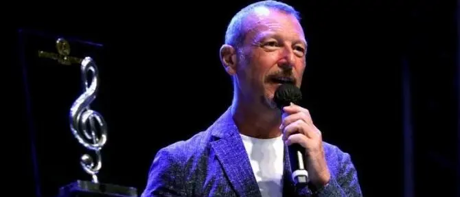 Ad Amadeus il premio Ravera realizzato dal maestro Affidato