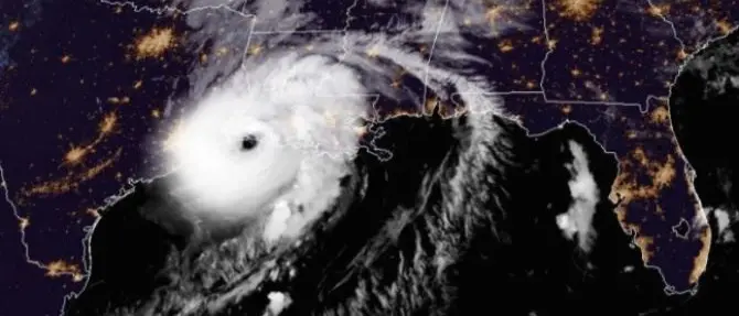 Usa, l’uragano Laura arriva in Louisiana: «Più forte di Katrina. Sarà devastante»