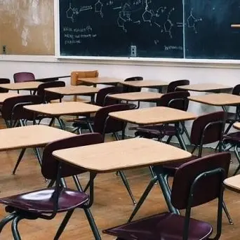Scuola, via alla distribuzione di gel e mascherine. Un terzo del personale rifiuta il test sierologico