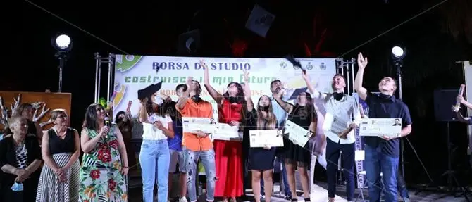 Tropea, assegnate le borse di studio “Costruisco il mio futuro”
