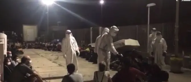 Coronavirus, sette contagi tra i migranti sbarcati a Roccella