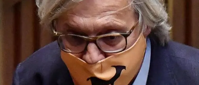 Il sindaco Sgarbi multa chi ha la mascherina: «Solo ladri e terroristi si coprono il volto»