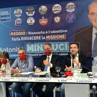 Elezioni a Reggio Calabria, Minicuci: «Sogno una città senza spazzatura e con l'acqua nelle case»