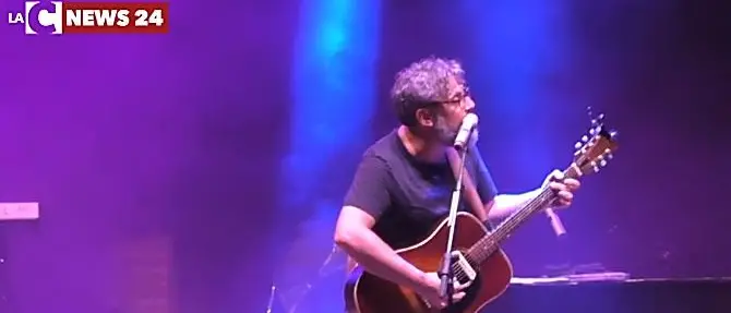 Roccella, il gran finale del festival jazz con il cantautore Brunori Sas