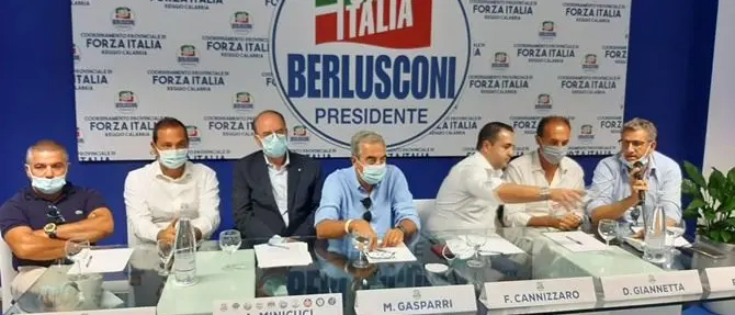 Elezioni Reggio, Gasparri tira la volata a Minicuci: «Vinceremo come con la Santelli»