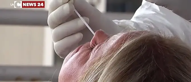 Coronavirus, arriva il tampone rapido: risultati in 15 minuti