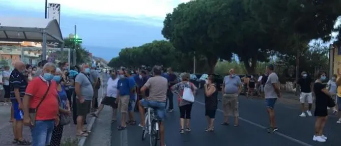 Coronavirus, ad Amantea 25 migranti contagiati: esplode la protesta dei cittadini