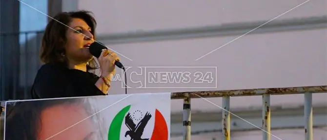 Elezioni a Castrovillari, Vittoria Bianchi apre la serie dei comizi in piazza