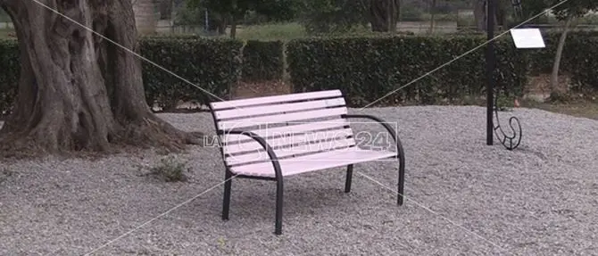 Lotta ai tumori, panchina rosa a Vibo per sensibilizzare alla prevenzione