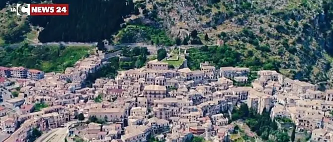 A Palizzi e Stilo restano i commissari, prorogato lo scioglimento dei comuni