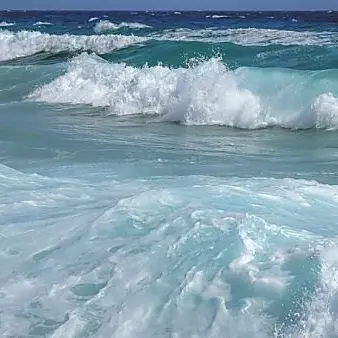 Rischiò di annegare nel mare vibonese, incontrerà il militare che lo ha salvato