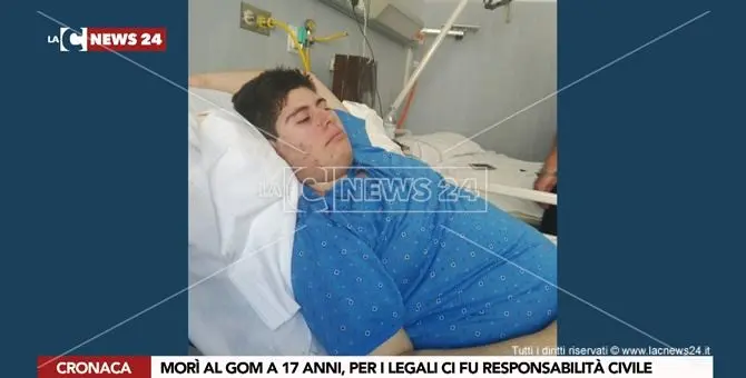 Morì al Gom di Reggio Calabria a 17 anni, la famiglia di Domenico cerca ancora risposte