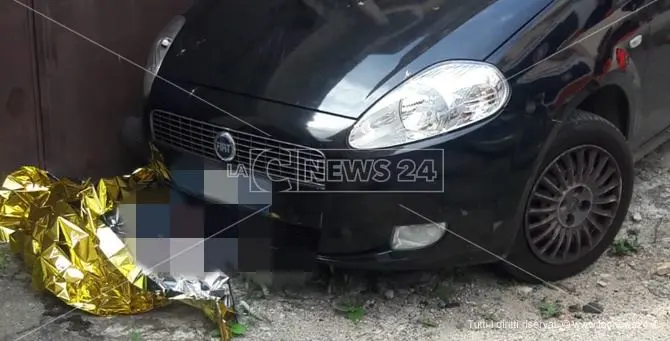 Incidente a Corigliano Rossano, morto 86enne travolto dalla sua auto