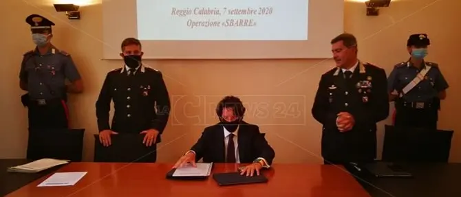 Arresti a Reggio Calabria, due minorenni sequestrati e picchiati per aver rubato droga