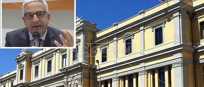 Corruzione, il sindaco Manna indagato: «Sciacallaggio mediatico»