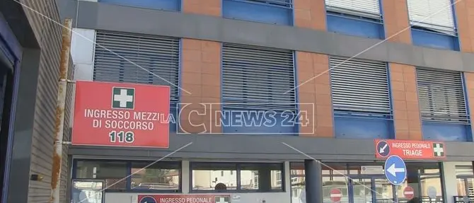 Al pronto soccorso di Cosenza medici decimati e aggrediti: esposto in Procura