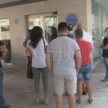 Tre anni per espletare un concorso, protestano i mille aspiranti oss dell'ospedale di Cosenza
