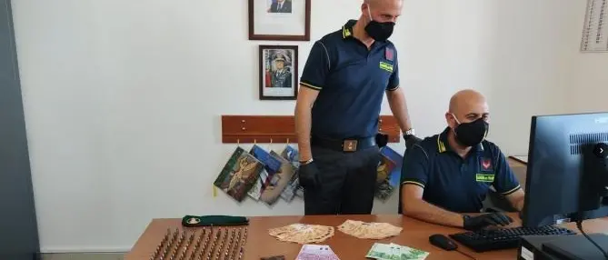 Armi e munizioni da guerra a Tropea, la finanza arresta un 57enne