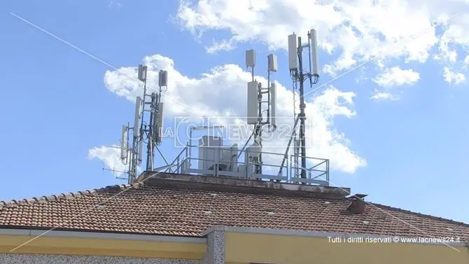 Cosenza, il silenzio-assenso di Palazzo dei Bruzi dà il via libera al 5G